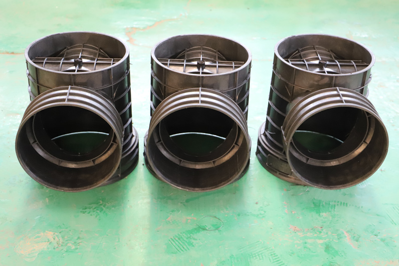 起始塑料检查井